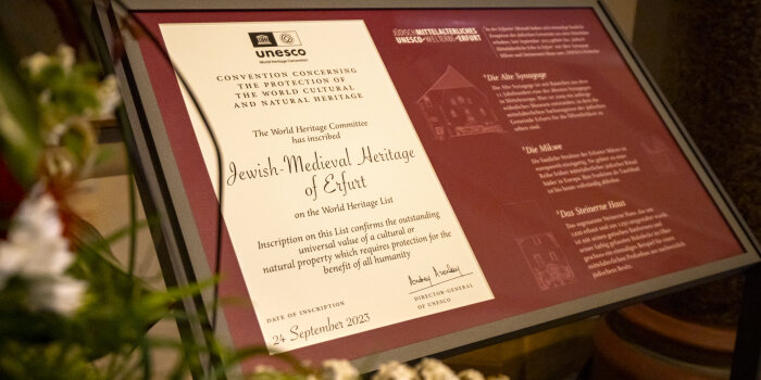 Interner Verweis: Unesco-Welterbeurkunde im Rathausfoyer präsentiert